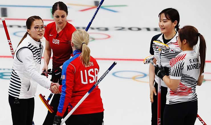 Corea del Sur gana y avanza de ronda en el curling femenil