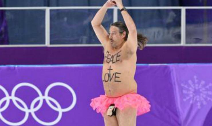 Espontáneo con tutú rosa invade PyeongChang 2018